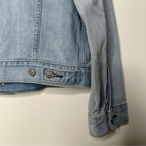 Levi’s Vintage Men’s Denim Light Wash Trucker Jacket Size Small - Picture 6 of 13